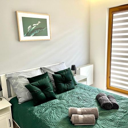 Modern Green Apartment Krakow Bagian luar foto