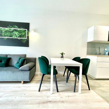 Modern Green Apartment Krakow Bagian luar foto