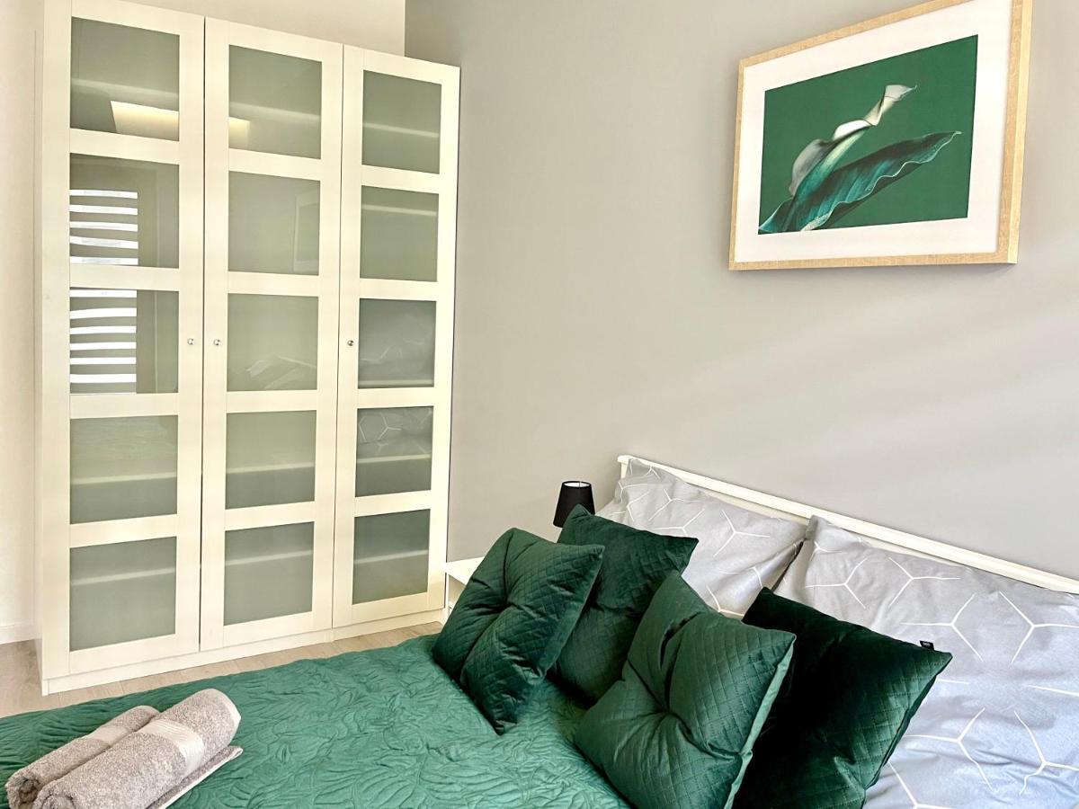 Modern Green Apartment Krakow Bagian luar foto